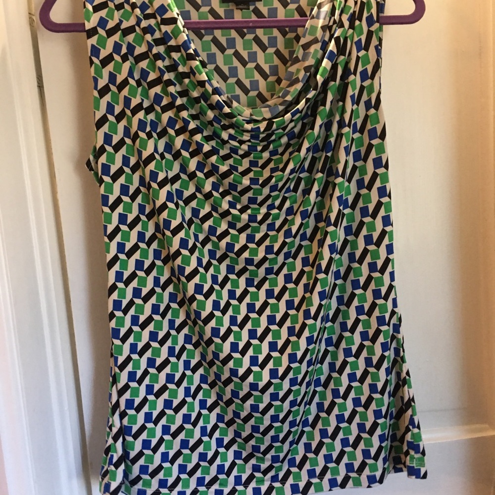Sleeveless shirts